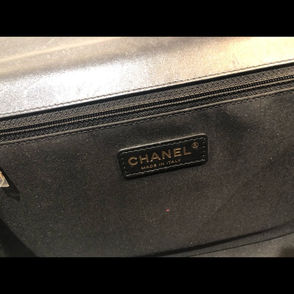 ****AUTHENTIC**** LARGE CHANEL BLACK BOY BAG - Picture 6 of 8